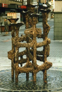Abstrakter Bronzebrunnen in Werl